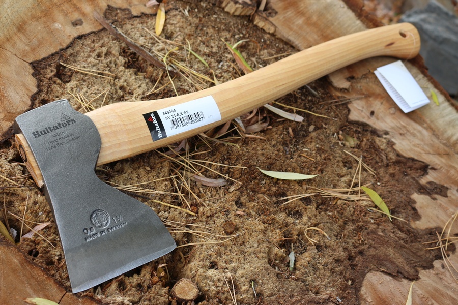Hultafors Curved handle Carpenters Axe 1.75LB photo