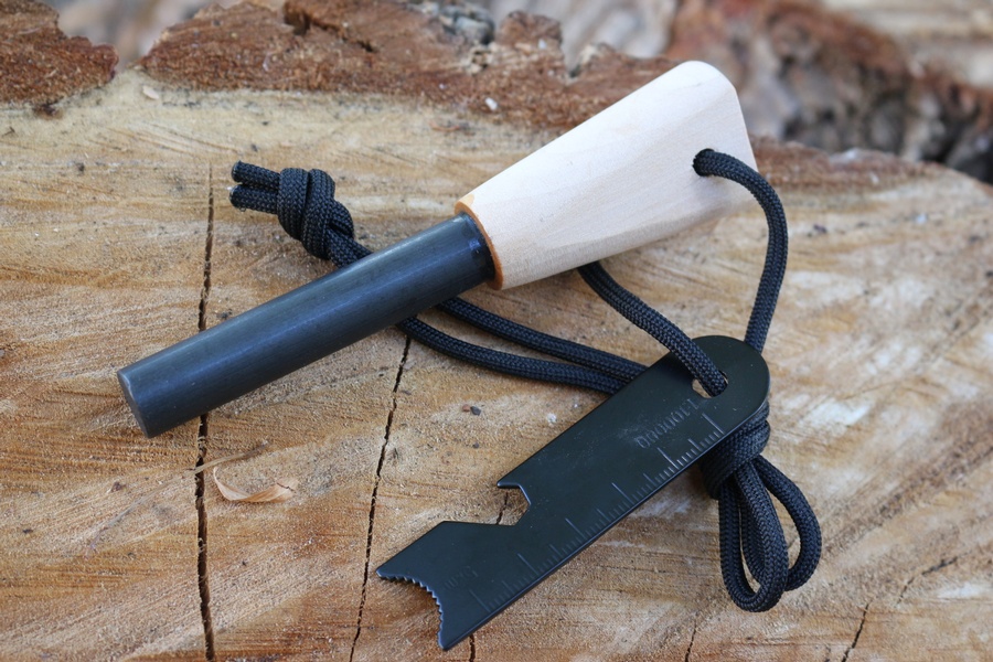 Bushcraft Firesteel Wood Handle Big 1/2in