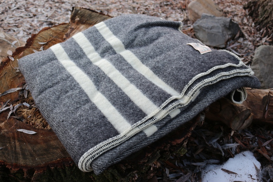 Canadian 100% Virgin Wool Blanket (Black)