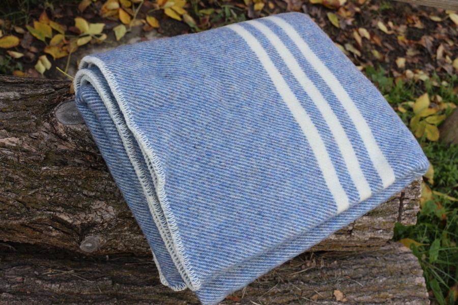 Canadian 100% Virgin Wool Blanket (Light Blue)