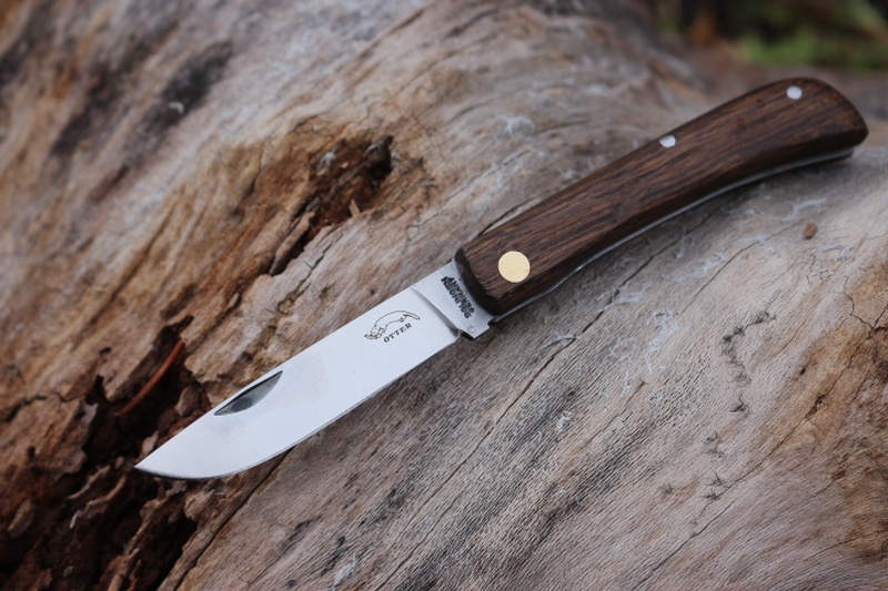 Otter Goat Small Smoked Oak