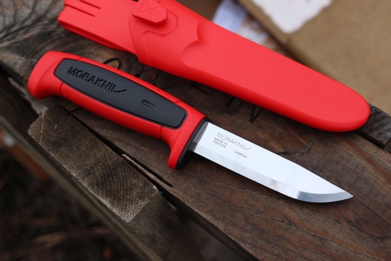 Mora 511 Red and Black photo