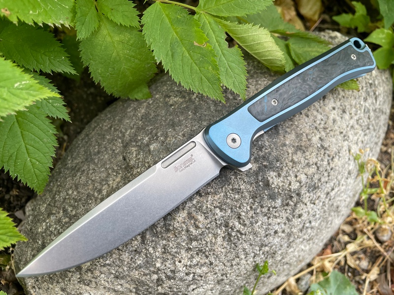 Lionsteel Skinny MAGNACUT Blue Titanium Carbon Fibre Inlay