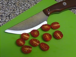Slicing tomatoes